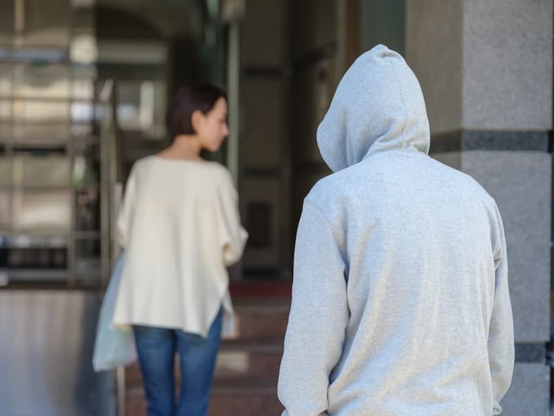 つきまとい・DV